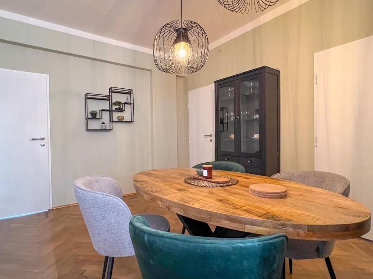 96M2 Of Comfort And Style: 4Bd Apartment In Old Town Pressburg Exterior foto